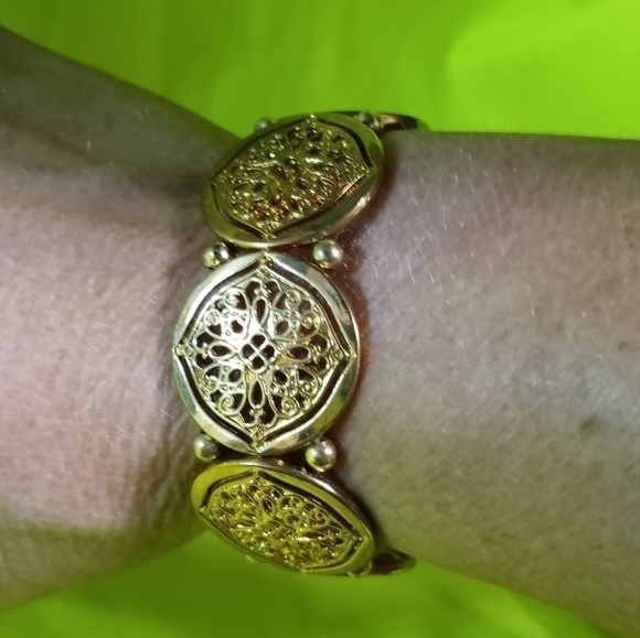 Vintage Jewelry - Goldtone stretch beaded filigree bracelet